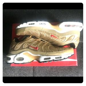 Nike Air Max Plus QS Metallic Gold